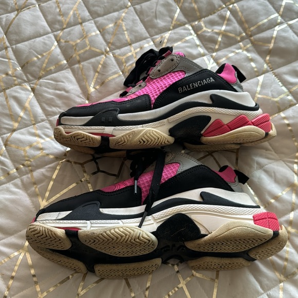 Authentic Balenciaga triple sneaker size 8 - Picture 7 of 17